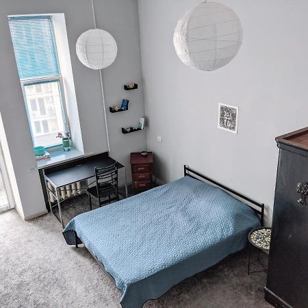 Entire 2-Bedroom Authentic Flat Київ Екстер'єр фото