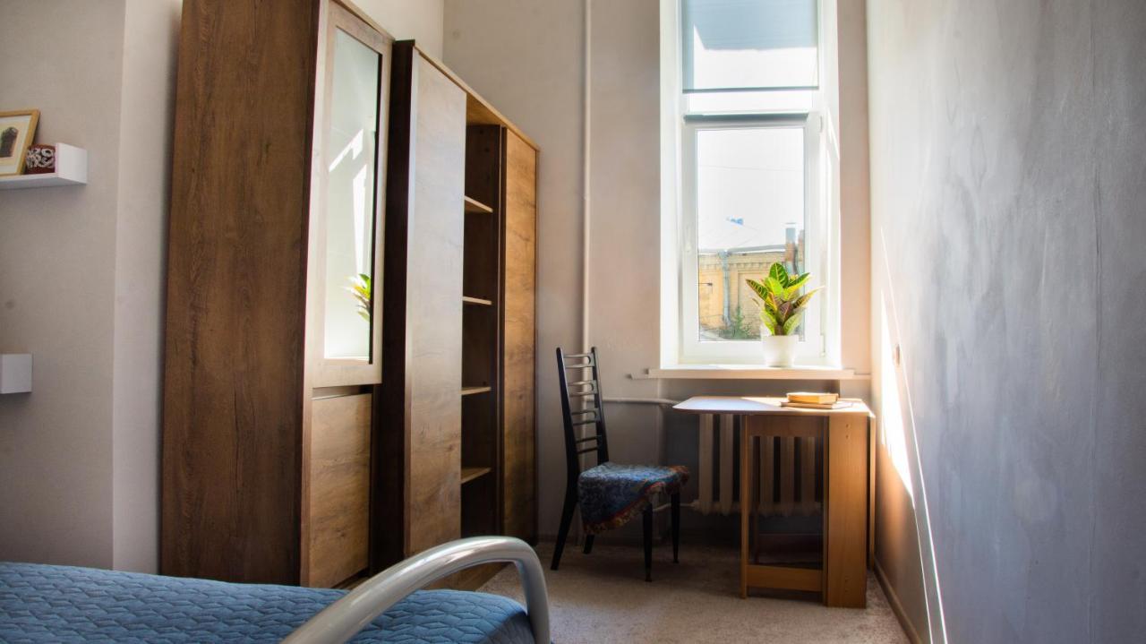 Entire 2-Bedroom Authentic Flat Київ Екстер'єр фото