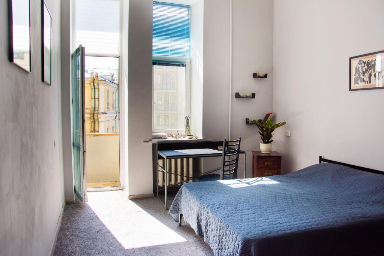 Entire 2-Bedroom Authentic Flat Київ Екстер'єр фото
