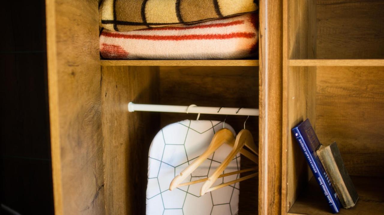 Entire 2-Bedroom Authentic Flat Київ Екстер'єр фото