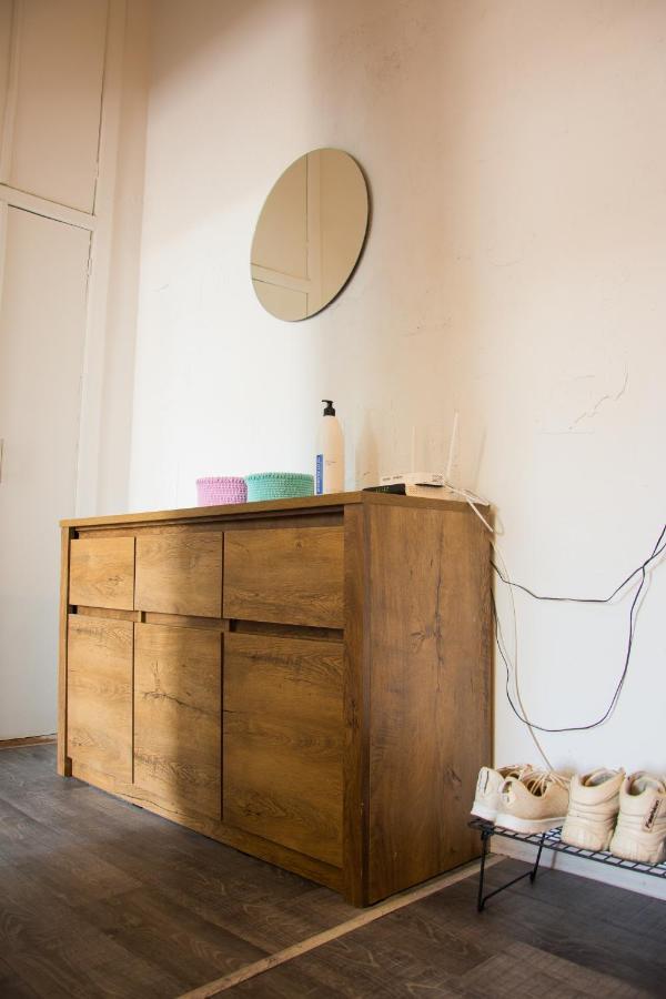 Entire 2-Bedroom Authentic Flat Київ Екстер'єр фото